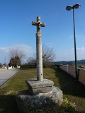 Croix de la place du village