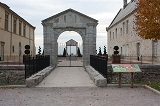 Bouthéon - Cour du Château