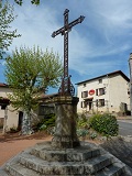 Croix devant l'�glise