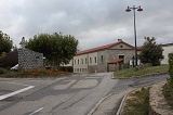 La Mairie et l'Entr�e du Village