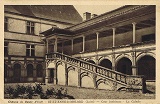 La Bastie - cour int�rieure